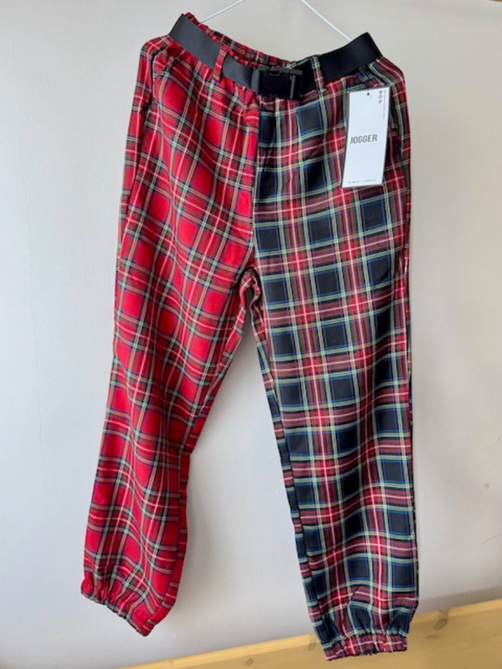 Plaid jogger, NWT, size M